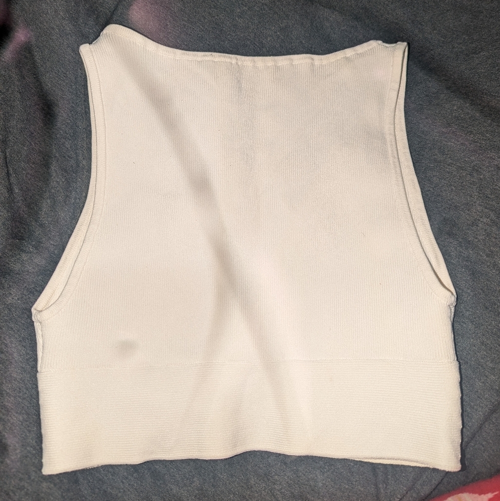 Low cut - Picture 2 of 2